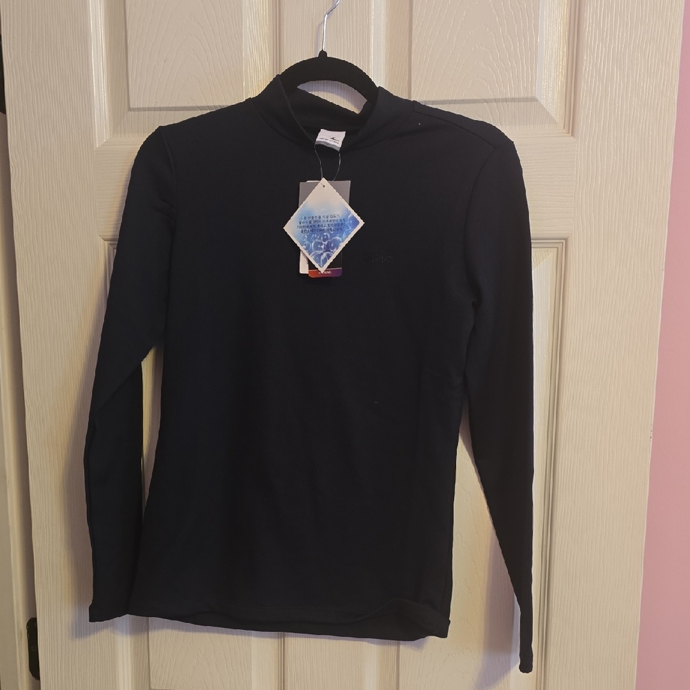 Elegant Black Long Sleeve Women's‎ Top For Cold Weather